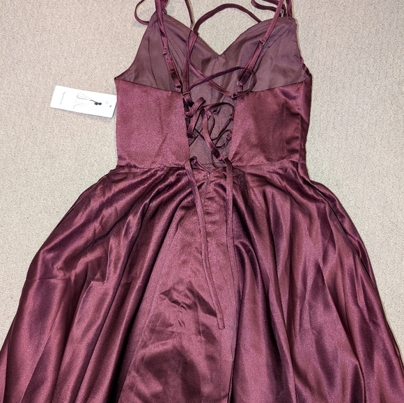 Wear Your Love Elegant Burgundy Satin Dress Spaghetti Straps NWT Women's Size 8 - Picture 3 of 3